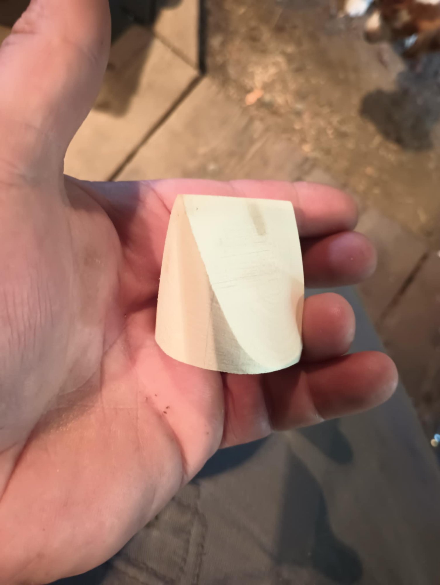 3D-printed skwedge projectivum in hand
